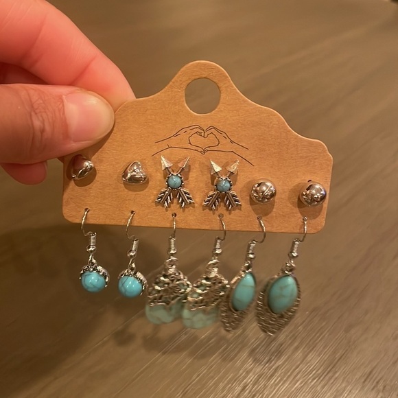 NWT womens Earrings set boho style - Picture 4 of 5